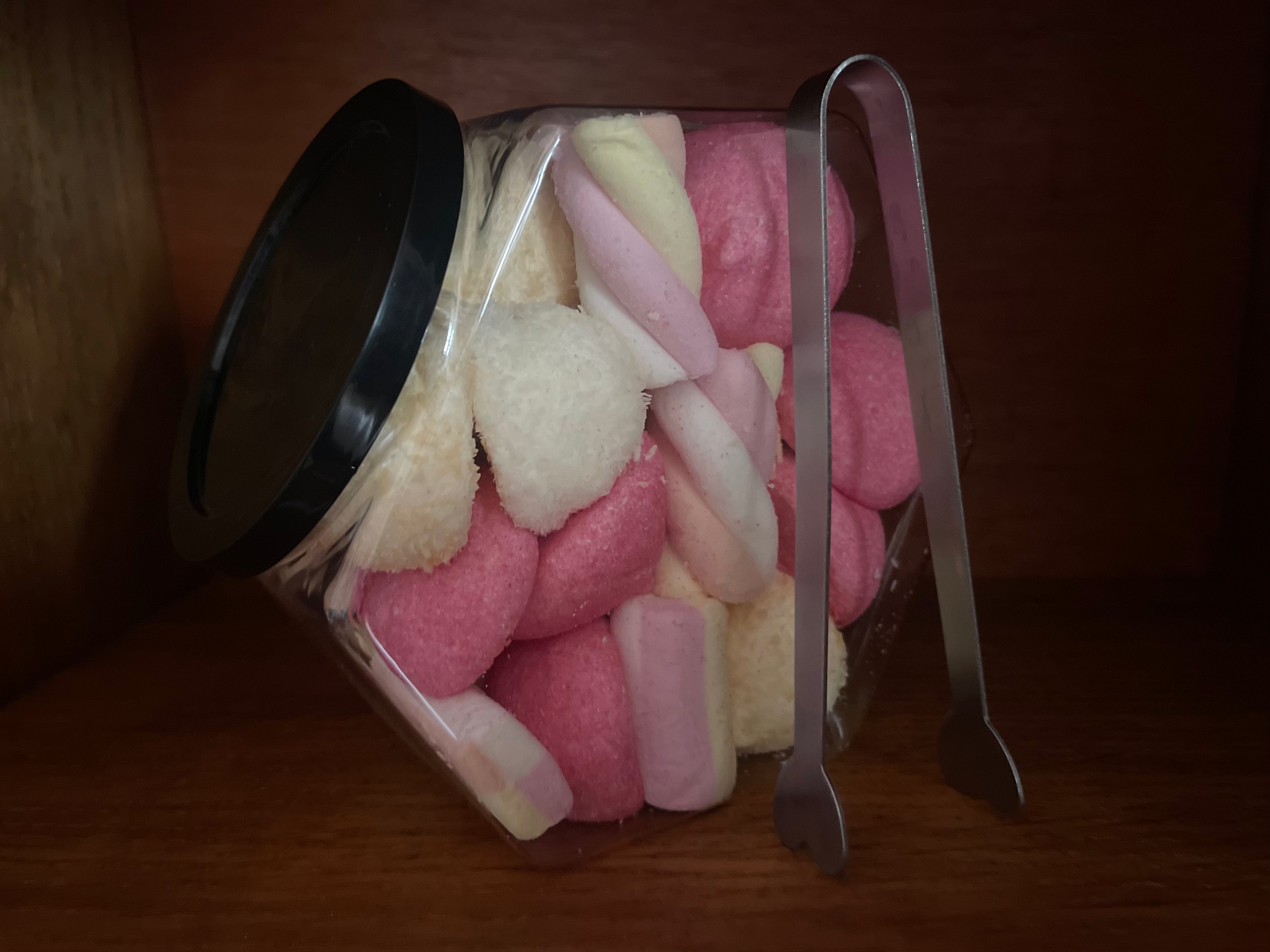 Bonbonnière plastiques avec sa pince